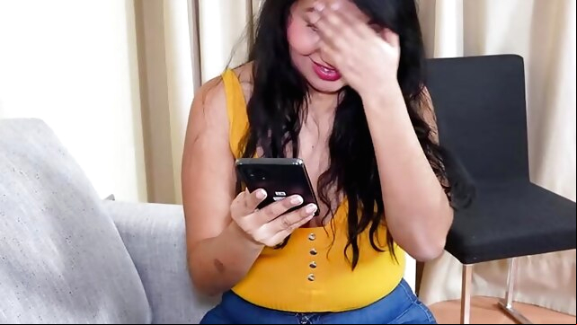 Maria Sandoval's PHONE CHALLENGE! Seduce a random dude over the cellphone xxx amateur video